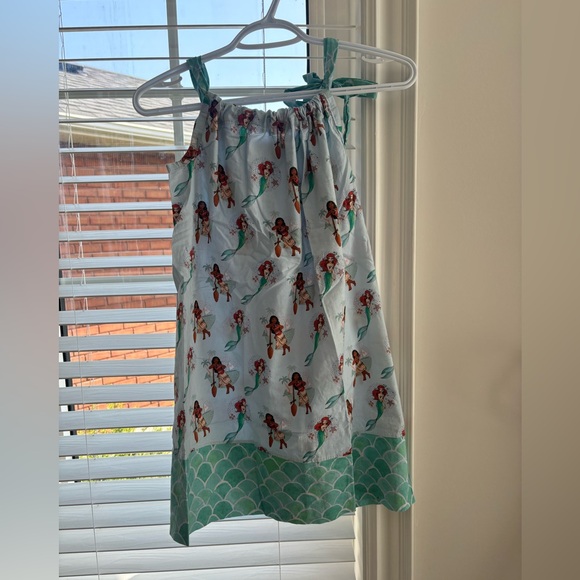 custom made for my daughter for disney world disney princesses size 7/8 - Picture 1 of 2